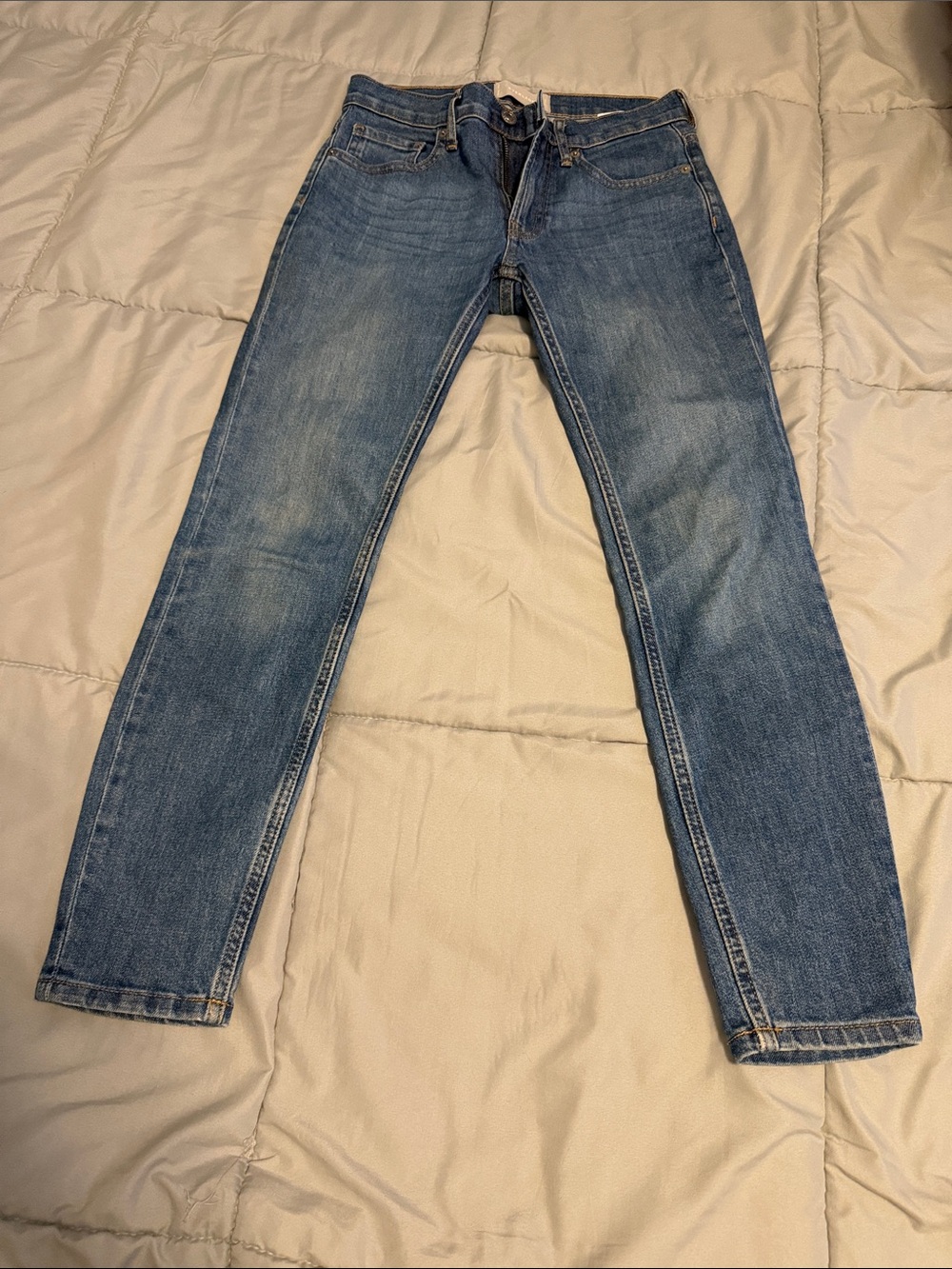 Everlane women’s Skinny Jeans in Light Blue Wash size 25 like new